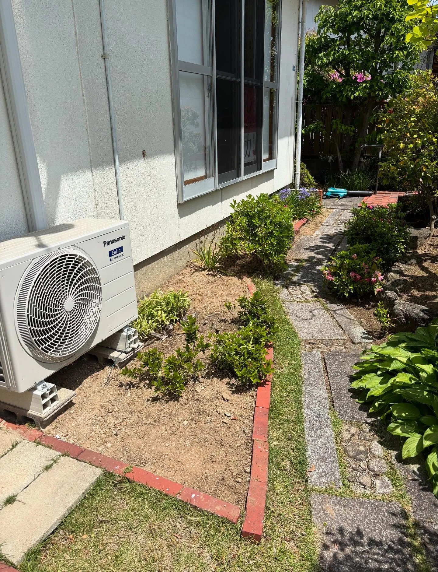お庭の草取り、草刈り、庭木の剪定なら、ぜひ「便利屋ファミリー...