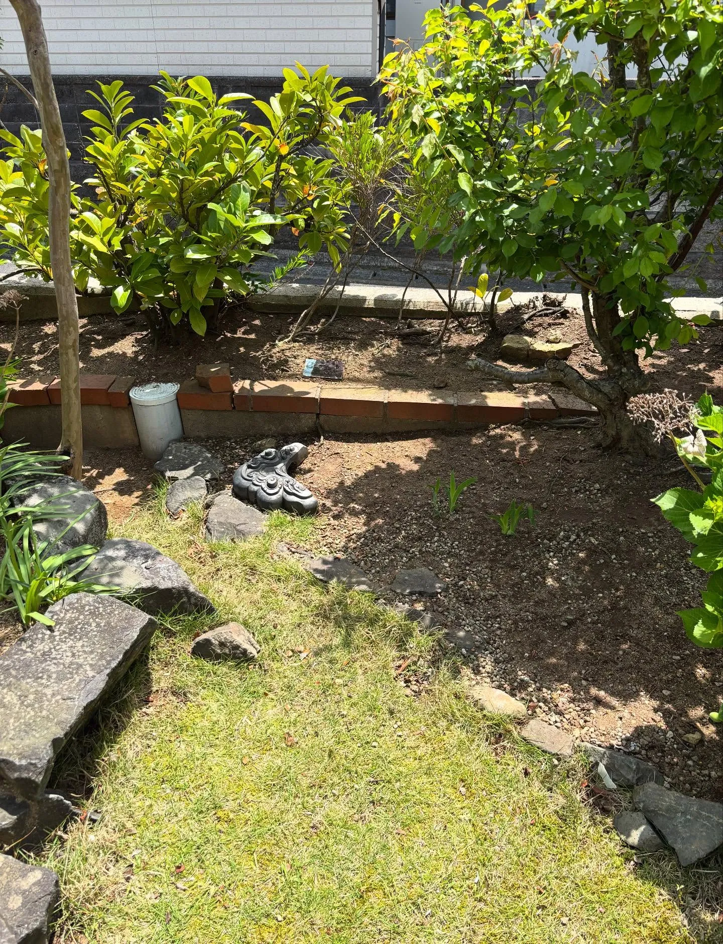 お庭の草取り、草刈り、庭木の剪定なら、ぜひ「便利屋ファミリー...
